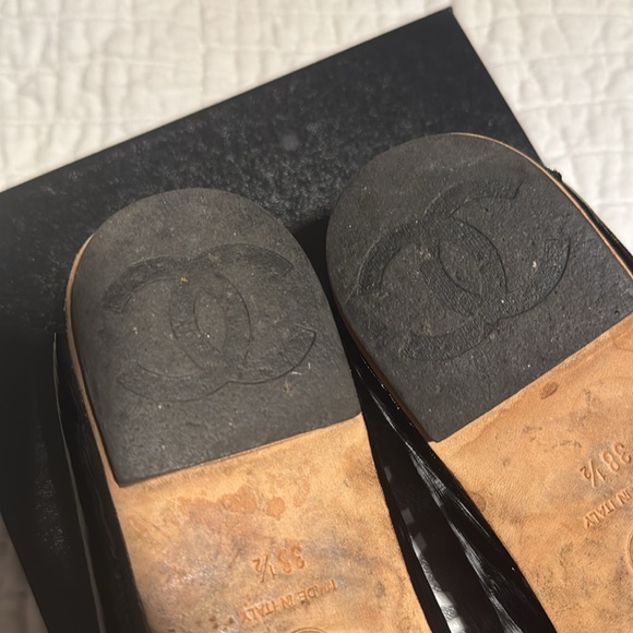 Chanel Vintage Look Loafers Gloss Texture Black Silver Logo 38.5 luxury find !! - Picture 9 of 15